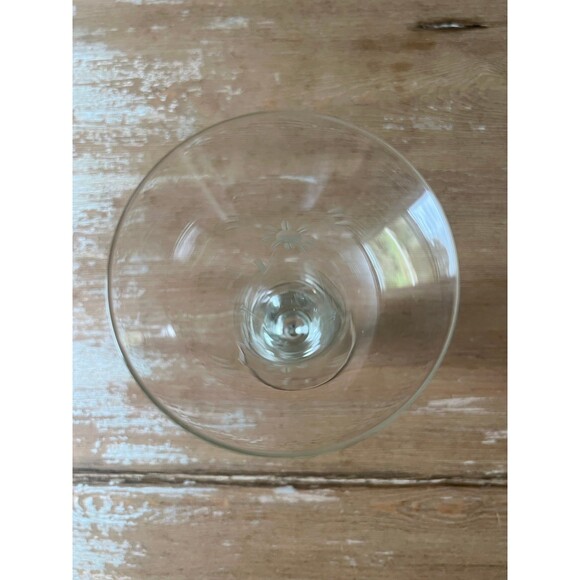 Vintage 1950s Fluted Glass Bulb Flower Vase w/Etched Daisy Print Stem Glassware - Picture 6 of 8